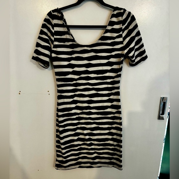Xhiliration body con stripe dress - Picture 2 of 3